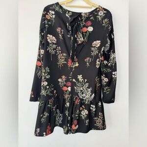 Zara Navy Floral Romper – Size M – Flowy, Chic & Comfy – Perfect Condition
